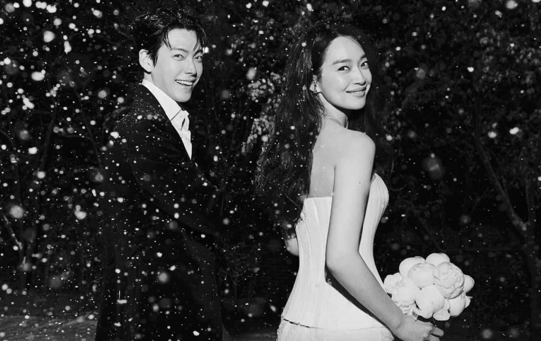 Chuyện tình cổ tích của làng giải trí khiến fan tin vào tình yêu thực sự - Hình 3