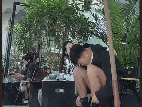 Vợ Giám đốc của Xuân Trường hiếm hoi lộ diện, phong thái tiểu thư Hà thành thay đổi cực lớn - Hình 1