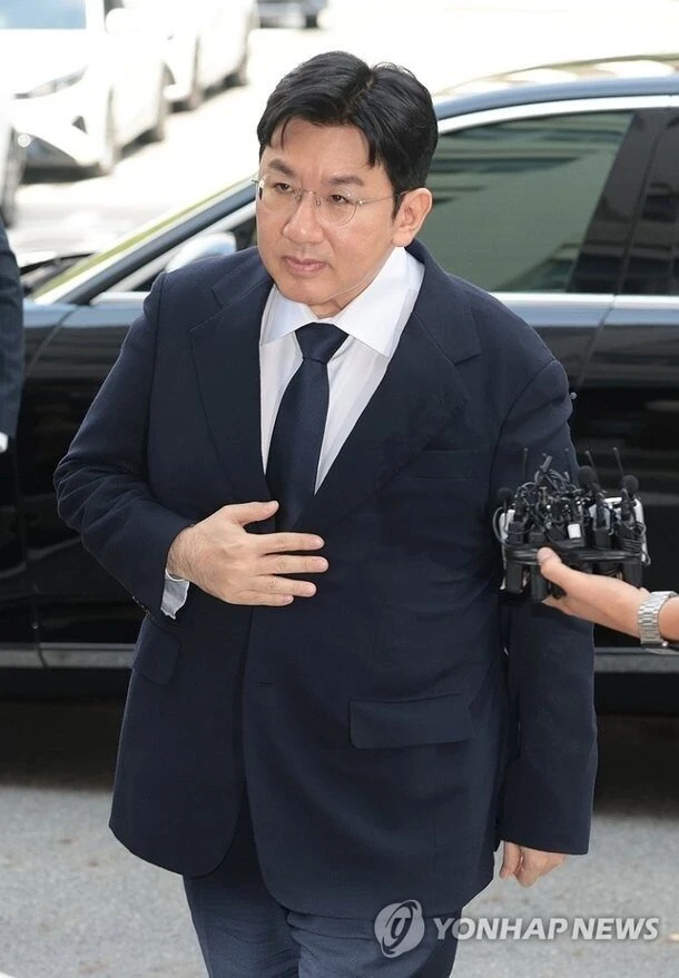 Jungkook (BTS) hẹn hò Winter (aespa), netizen Hàn đồn do Bang Si Hyuk hãm hại? - Hình 2