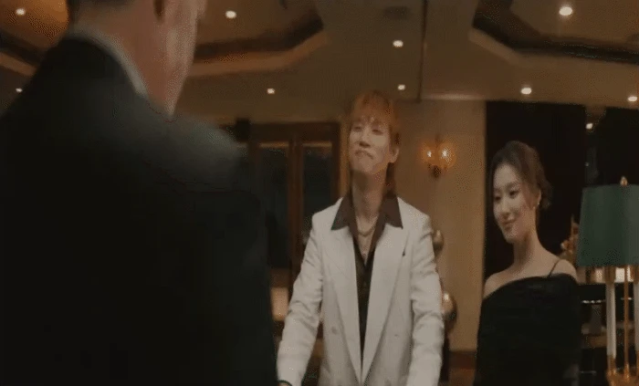 Không ai ngờ đến: Ca sĩ ế nhất Kbiz hẹn hò với mỹ nhân trong mộng của hàng triệu fanboy - Hình 2