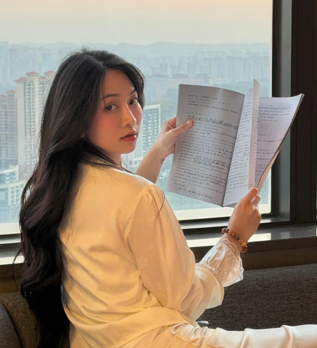 Lê Bống được mời đóng phim Trung Quốc, xứ tỷ dân phát sốt, xóa sổ Triệu Lệ Dĩnh? - Hình 3