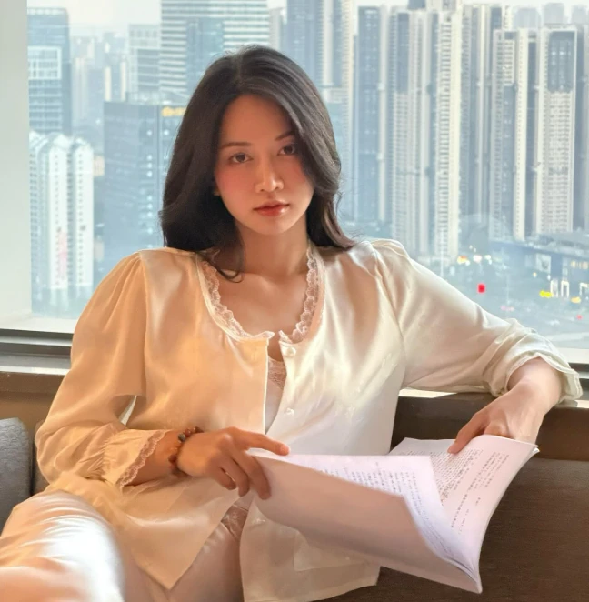 Lê Bống được mời đóng phim Trung Quốc, xứ tỷ dân phát sốt, xóa sổ Triệu Lệ Dĩnh? - Hình 5