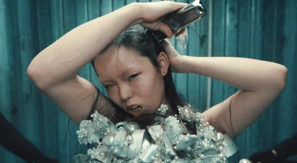 Nữ idol come out gây sốc ngay sinh nhật tuổi 20, còn phẫu thuật cắt vòng 1 - Hình 5