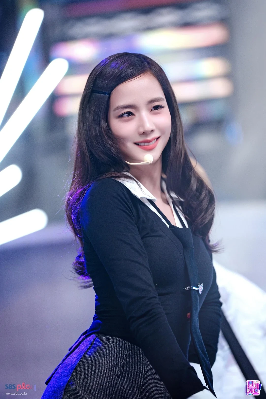 Thành viên đẹp nhất BLACKPINK nhảy xấu nhưng được cái nhiệt tình - Hình 5