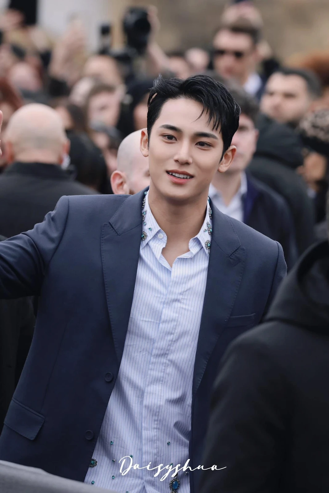 Mingyu nam thần được cả thế giới nhận làm chồng, thả hint mập mờ với Jennie? - Hình 10