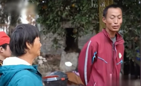 Người phụ nữ vô gia cư theo nhân tình 26 năm, tìm lại con lộ bí mật chấn động? - Hình 2