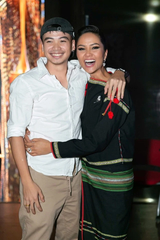 Chồng HHen Niê bị khui tính cách thật hậu cầu hôn gây náo loạn showbiz Việt - Hình 7