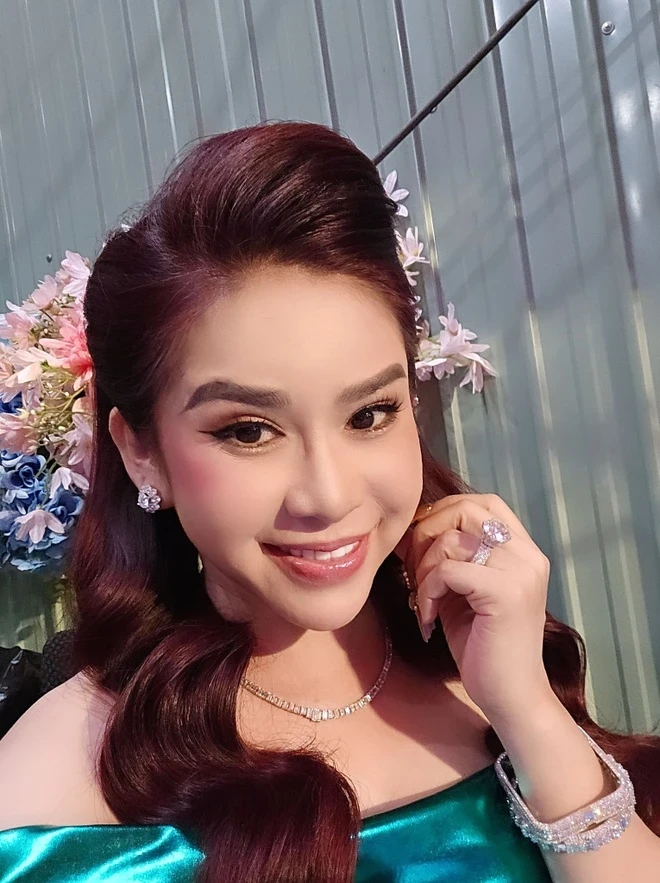 Con nuôi Vũ Linh bị nói giật show, cướp chén cơm đồng nghiệp, liền đính chính - Hình 1