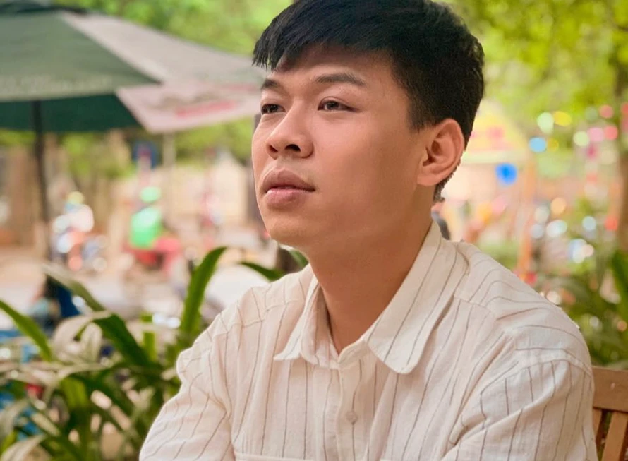 Trung Ruồi: Làm bốc vác, shipper, không tiền uống trà đá, giờ giàu, ở nhà 10 tỷ - Hình 6