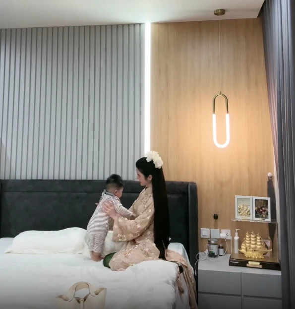 Vợ Quang Hải lộ mặt chi chít vết thương, CĐM sợ không nghĩ cùng 1 người? - Hình 11