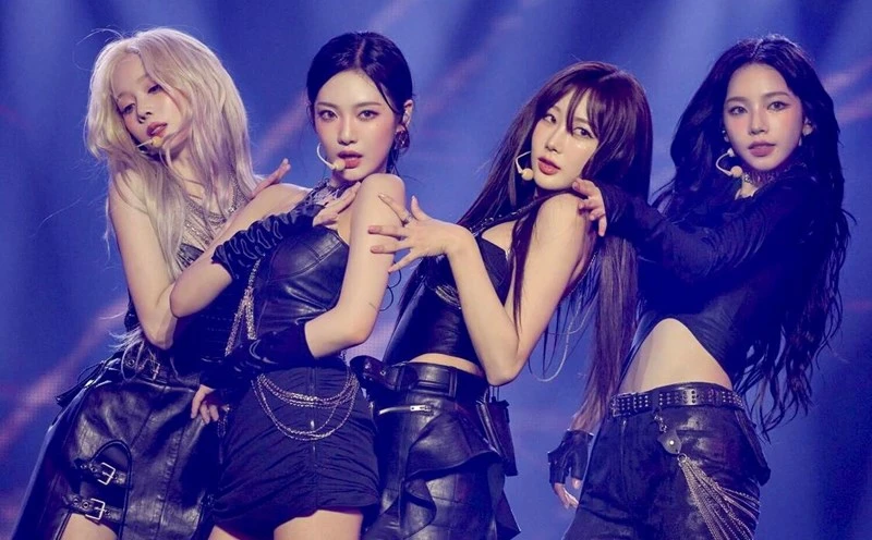 Jennie, aespa nắm tay đạt giải quý, Rosé và Lisa ê chề thua thảm, fan bức xúc - Hình 1