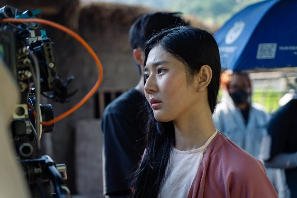 Syni Trang: Nữ chính phim Đèn âm hồn, nhan sắc bất bại, hệt như copy cả showbiz - Hình 6
