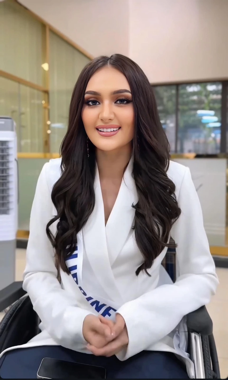 Á hậu bị fan Việt ghét tìm đường đến Miss Universe, gây thất vọng ngay ngày đầu - Hình 4