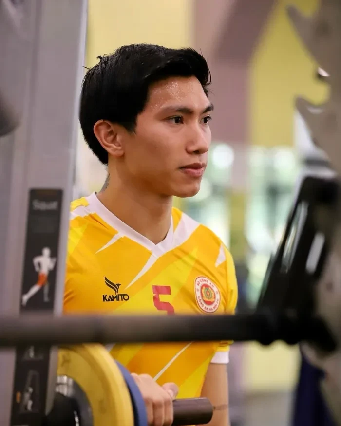 Đoàn Văn Hậu có hy vọng hồi phục chấn thương, vợ 1 tay dựng đế chế mới - Hình 1