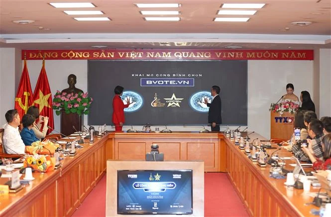 HIEUTHUHAI, Sơn Tùng chung mâm giật giải Cống hiến, Dương Domic bất ngờ có tên - Hình 3