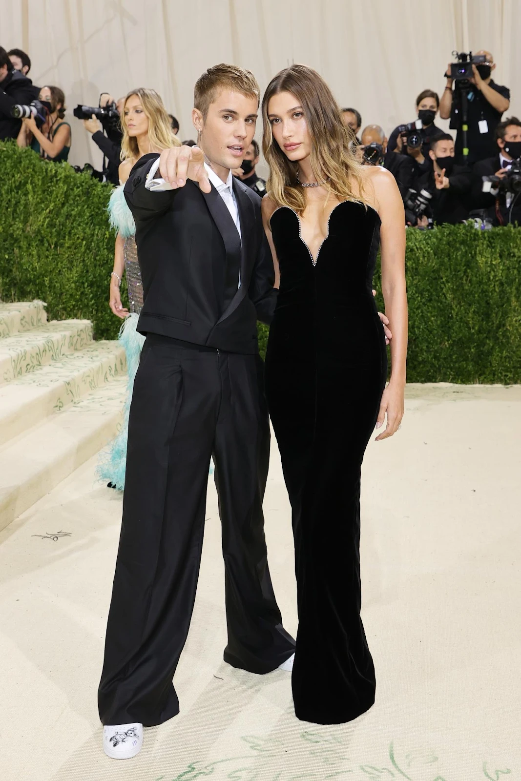 Justin Bieber lộ chuyện thả thính gái lạ trước Valentine, đã toang với vợ? - Hình 5