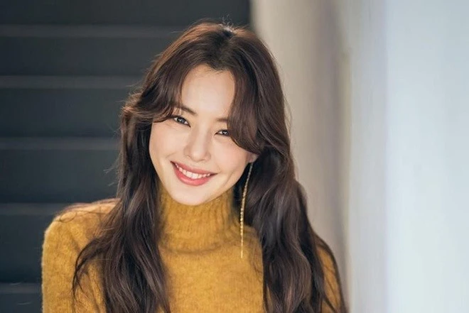 Á hậu Miss Universe bị điều tra phạt 100 tỷ, chấn động làng giải trí Hàn Quốc - Hình 2