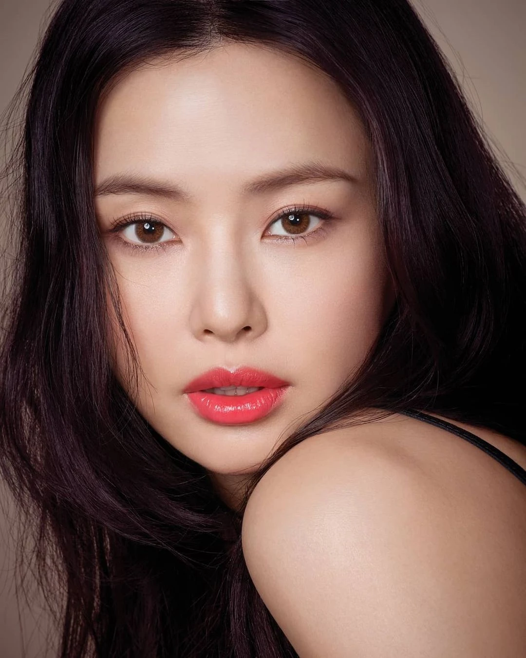 Á hậu Miss Universe bị điều tra phạt 100 tỷ, chấn động làng giải trí Hàn Quốc - Hình 4
