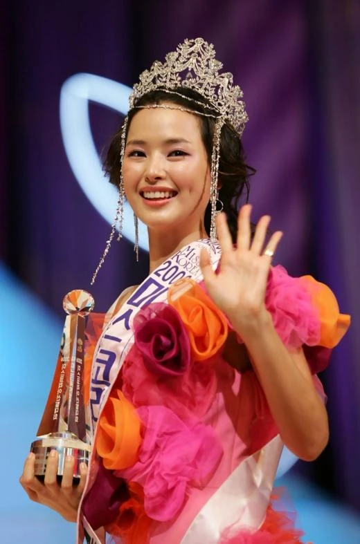 Á hậu Miss Universe bị điều tra phạt 100 tỷ, chấn động làng giải trí Hàn Quốc - Hình 5