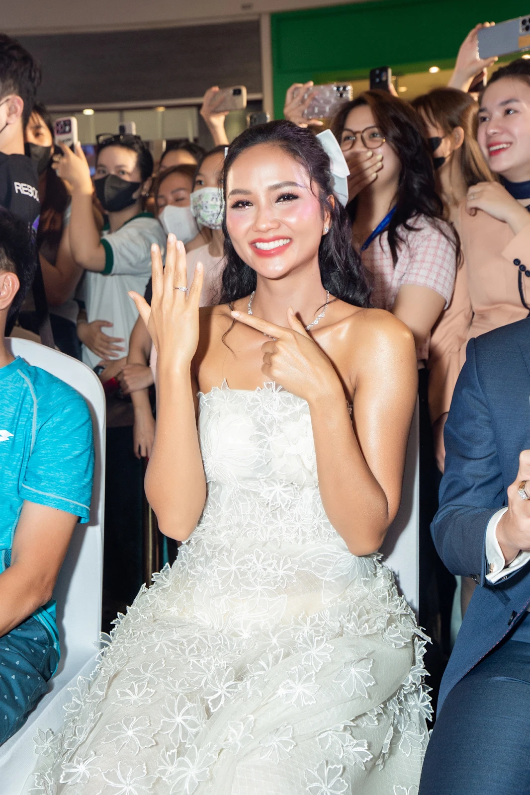 Chồng HHen Niê khoe đi trăng mật, không quên dìm hàng vợ, lý do bị chặn là đây - Hình 6
