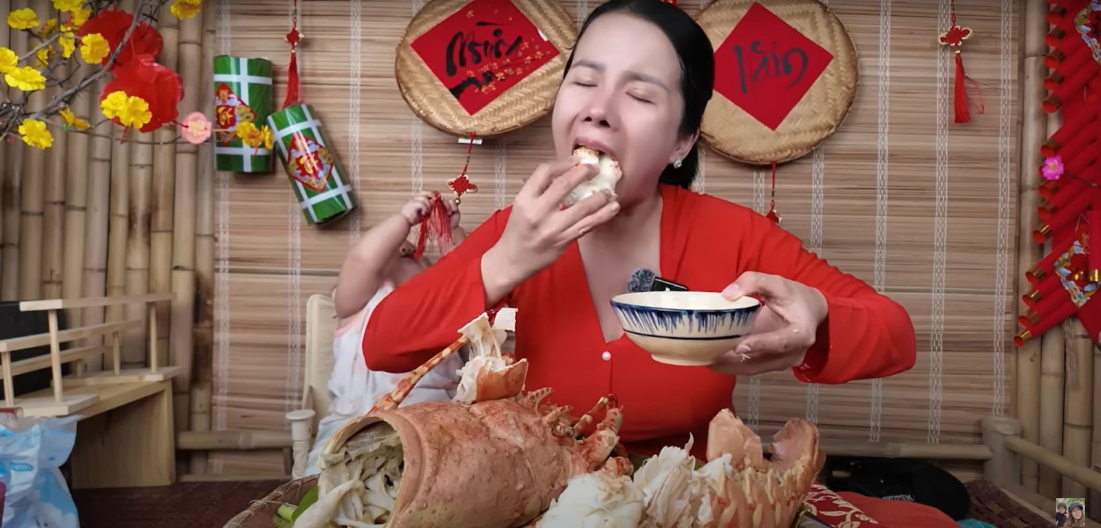Rùng mình Bà Nhân Vlog cho con ăn tôm cấp đông lâu ngày, liệu có như Nhân 98? - Hình 1