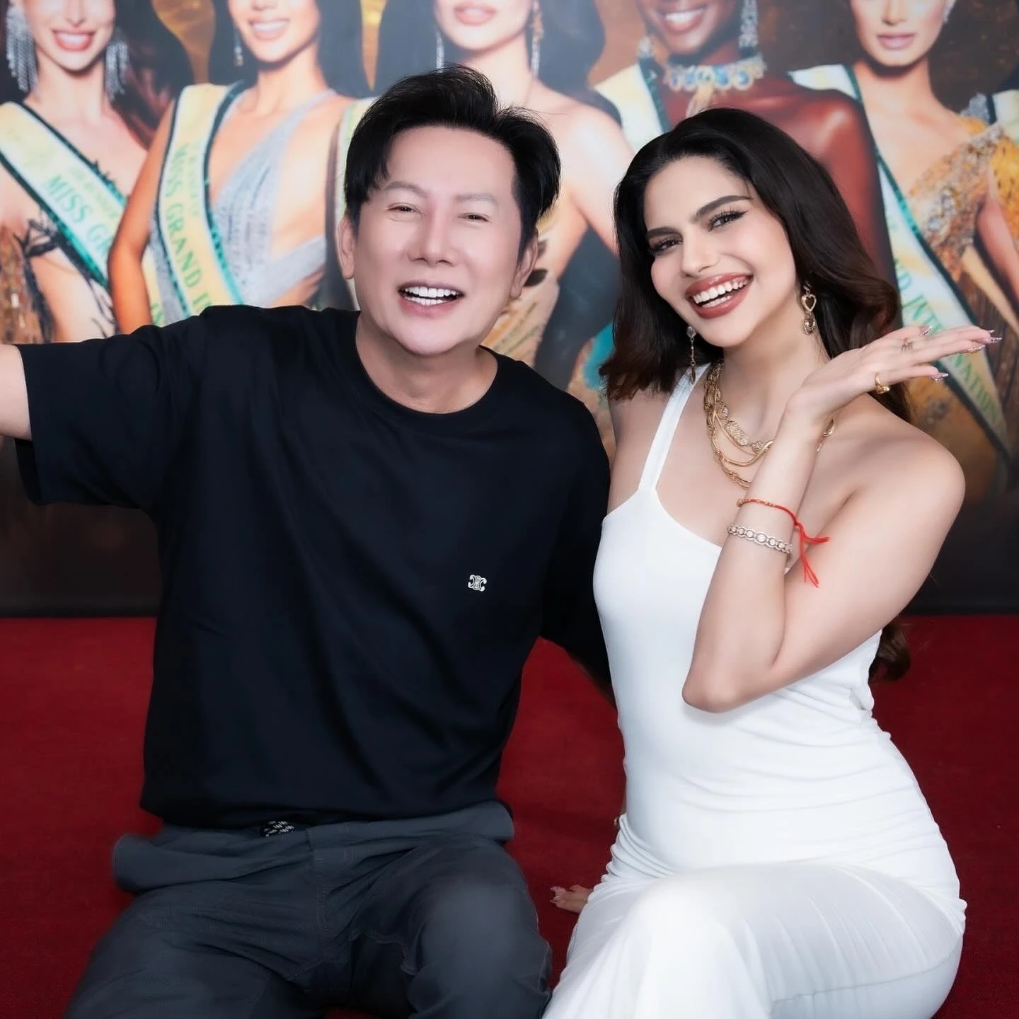Mr Nawat bỏ 136 tỷ mua Miss Universe Thái Lan, đưa Engfa và loạt gà cưng đi thi? - Hình 7