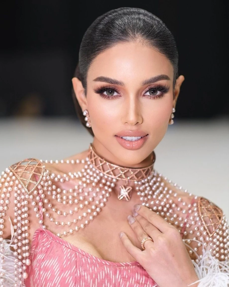 Mr Nawat bỏ 136 tỷ mua Miss Universe Thái Lan, đưa Engfa và loạt gà cưng đi thi? - Hình 4