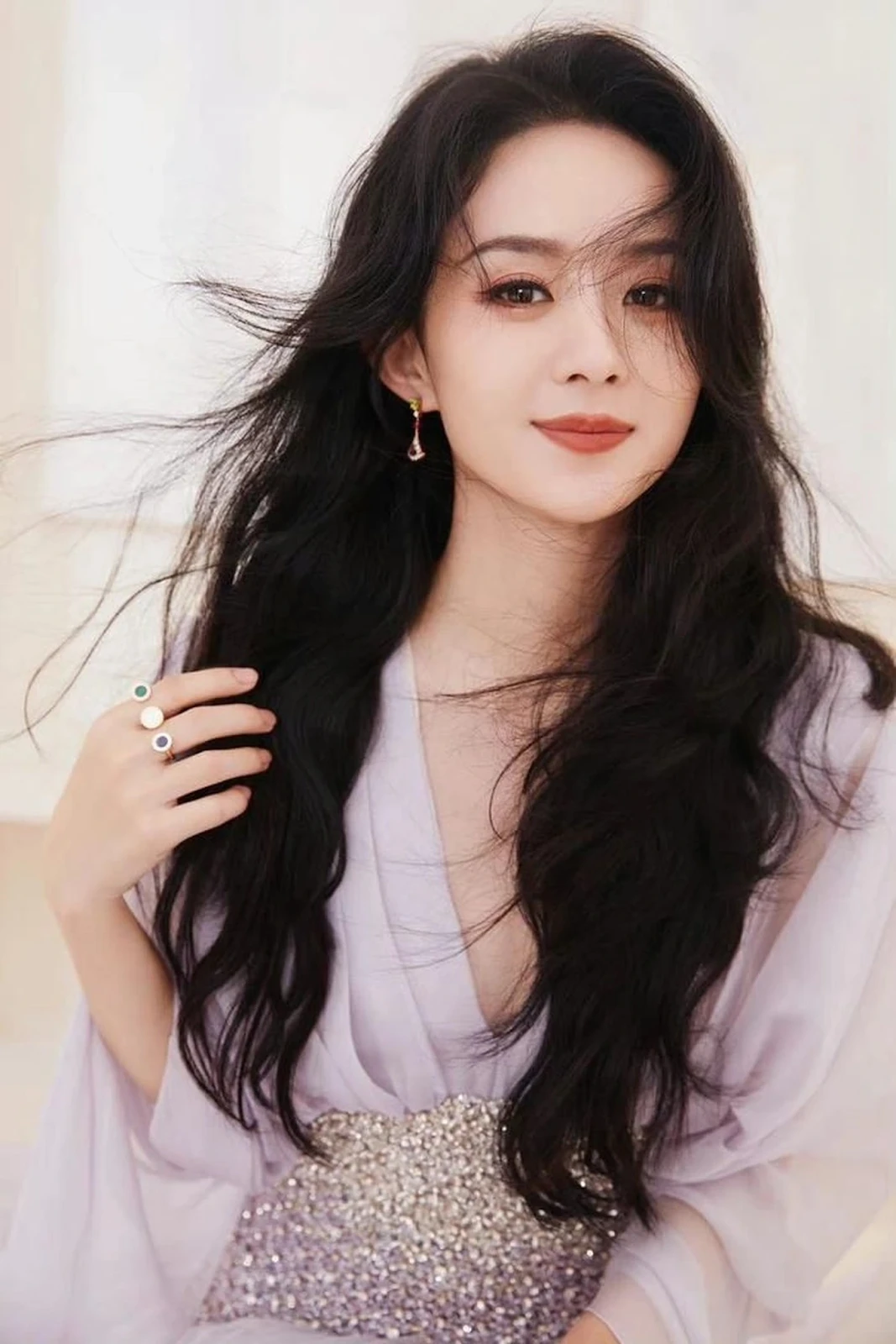 Triệu Lệ Dĩnh e ngại bản sao tươi như hoa, lộ động thái củng cố vị thế ở Cbiz? - Hình 4