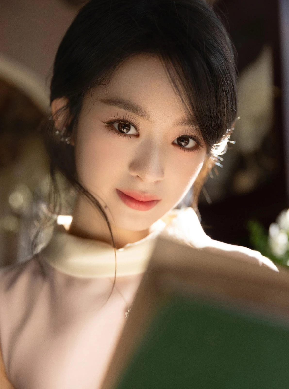 Triệu Lệ Dĩnh e ngại bản sao tươi như hoa, lộ động thái củng cố vị thế ở Cbiz? - Hình 1