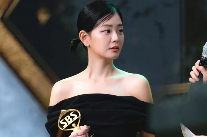 Chung SuBin 7 năm 3 vai chính, khóa môi Lee Hyeri, có đời tư đầy bất ngờ - Hình 9