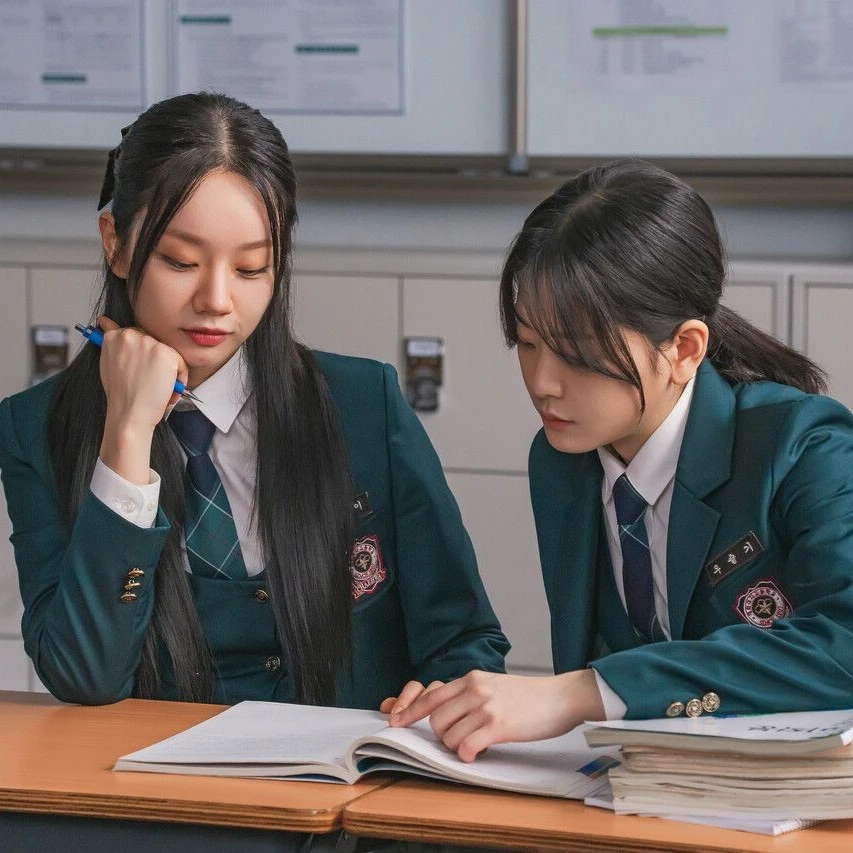 Chung SuBin 7 năm 3 vai chính, khóa môi Lee Hyeri, có đời tư đầy bất ngờ - Hình 3