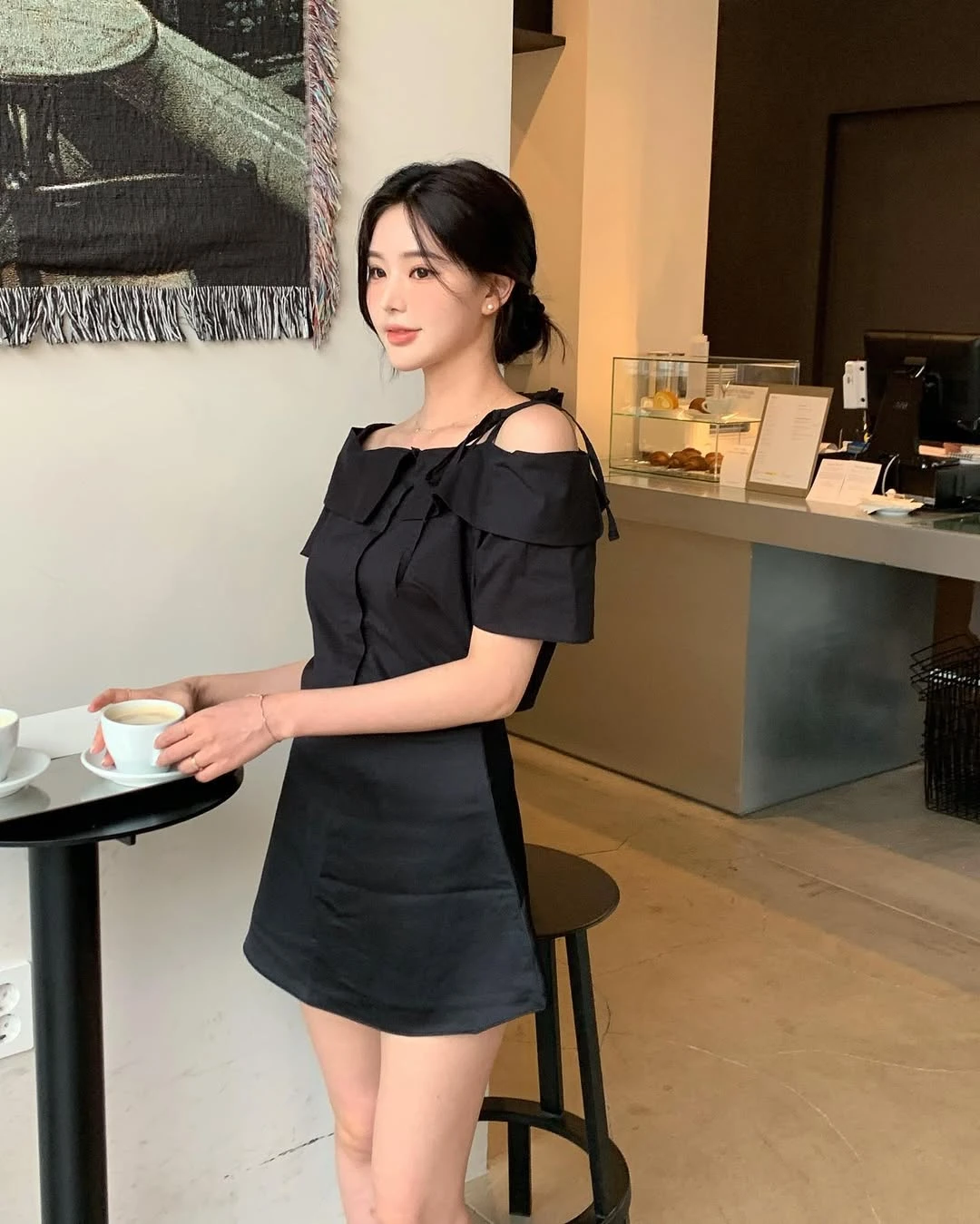5 kiểu tóc đơn giản rất hợp khi mặc váy - Hình 6