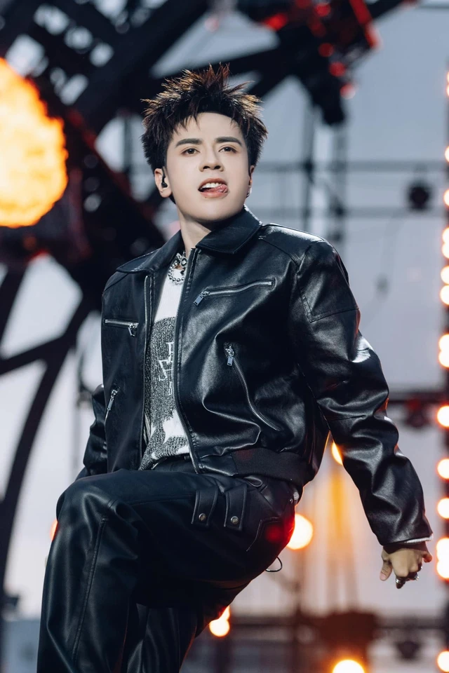 BXH các nghệ sĩ hot nhất Vpop hiện tại gây sốc: SOOBIN mất hút, HIEUTHUHAI chịu thua trước 1 người! - Hình 9