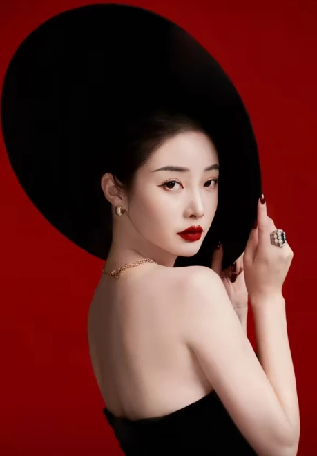 Chồng đi dép lê, mặc đồ bộ bị coi thường cho đến khi vợ lộ diện, netizen: Anh này chắc chắn là đại gia - Hình 9