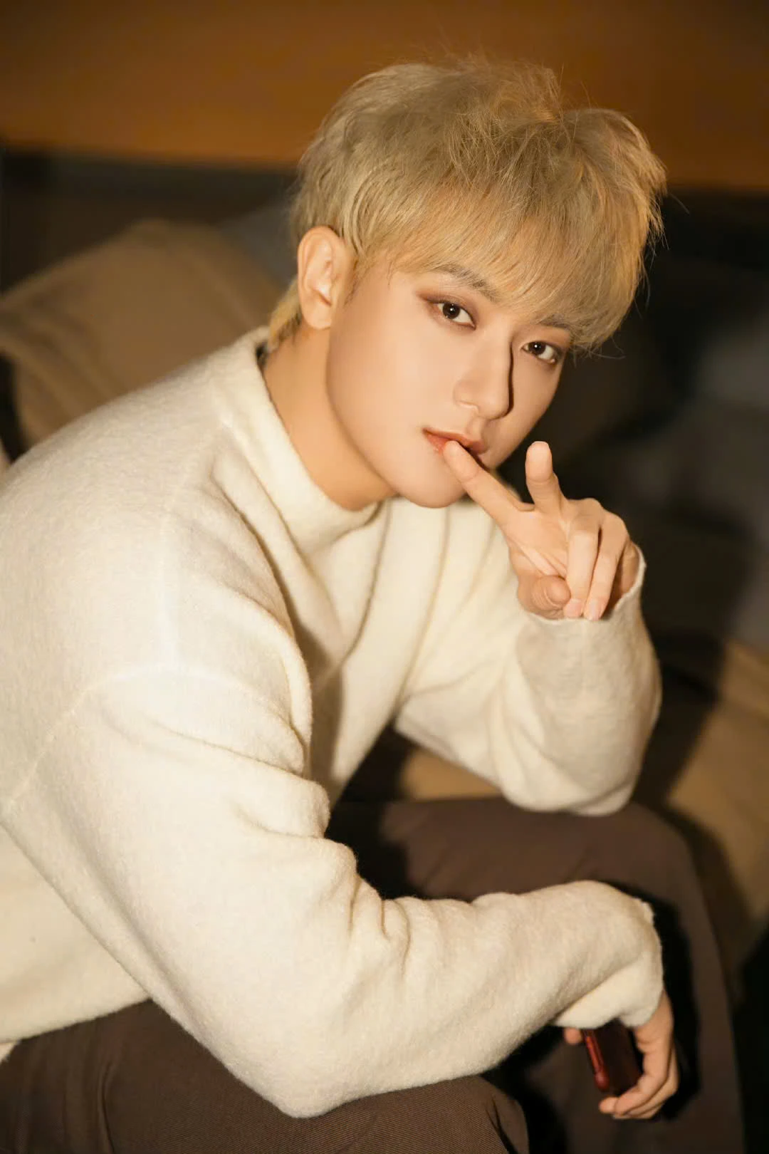Chủ tịch showbiz bị 4 triệu người tẩy chay vì dối trá, tặng fan ô tô rồi... đòi lại - Hình 1
