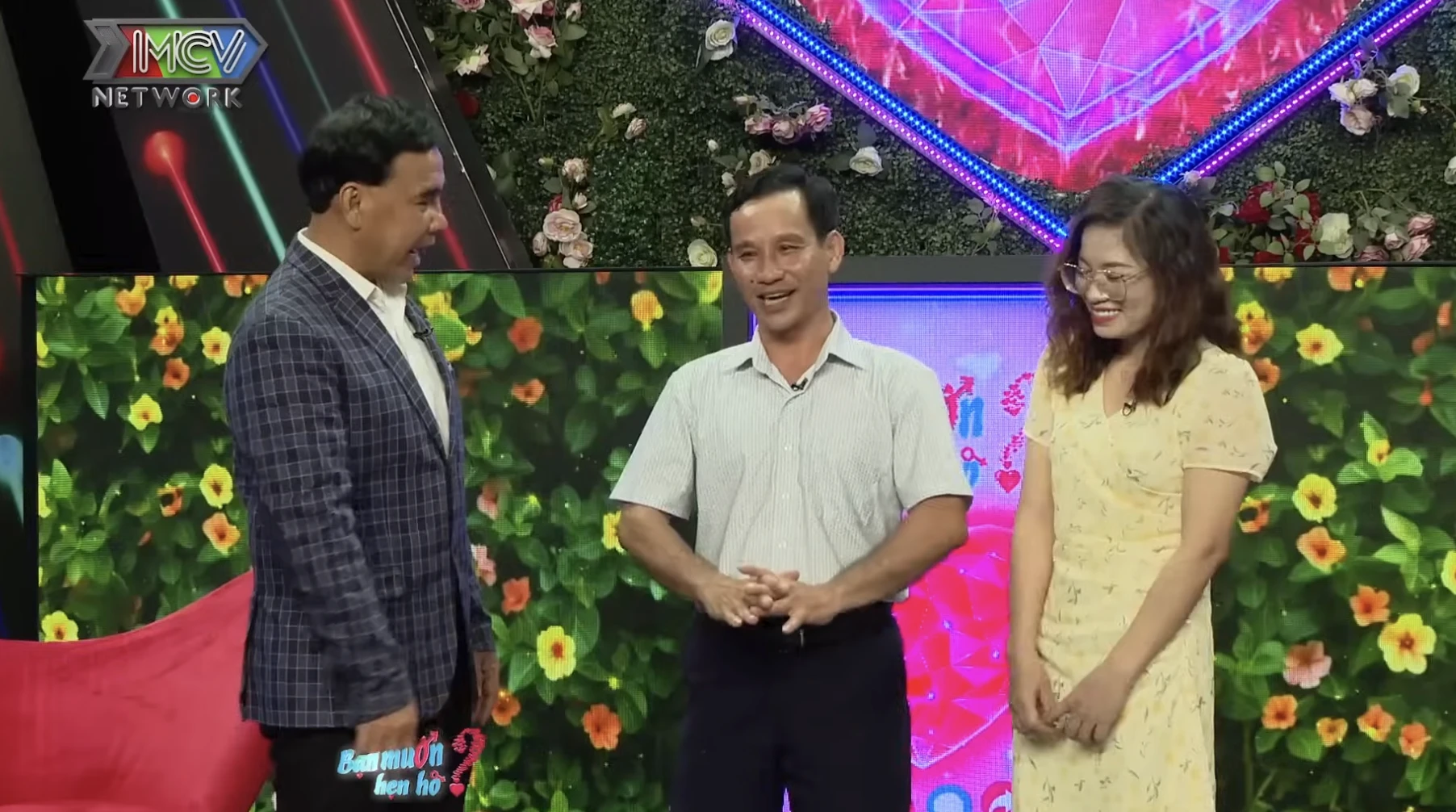 Quyền Linh phấn khích khi thầy giáo U.50 chinh phục được mẹ đơn thân xinh đẹp - Hình 1