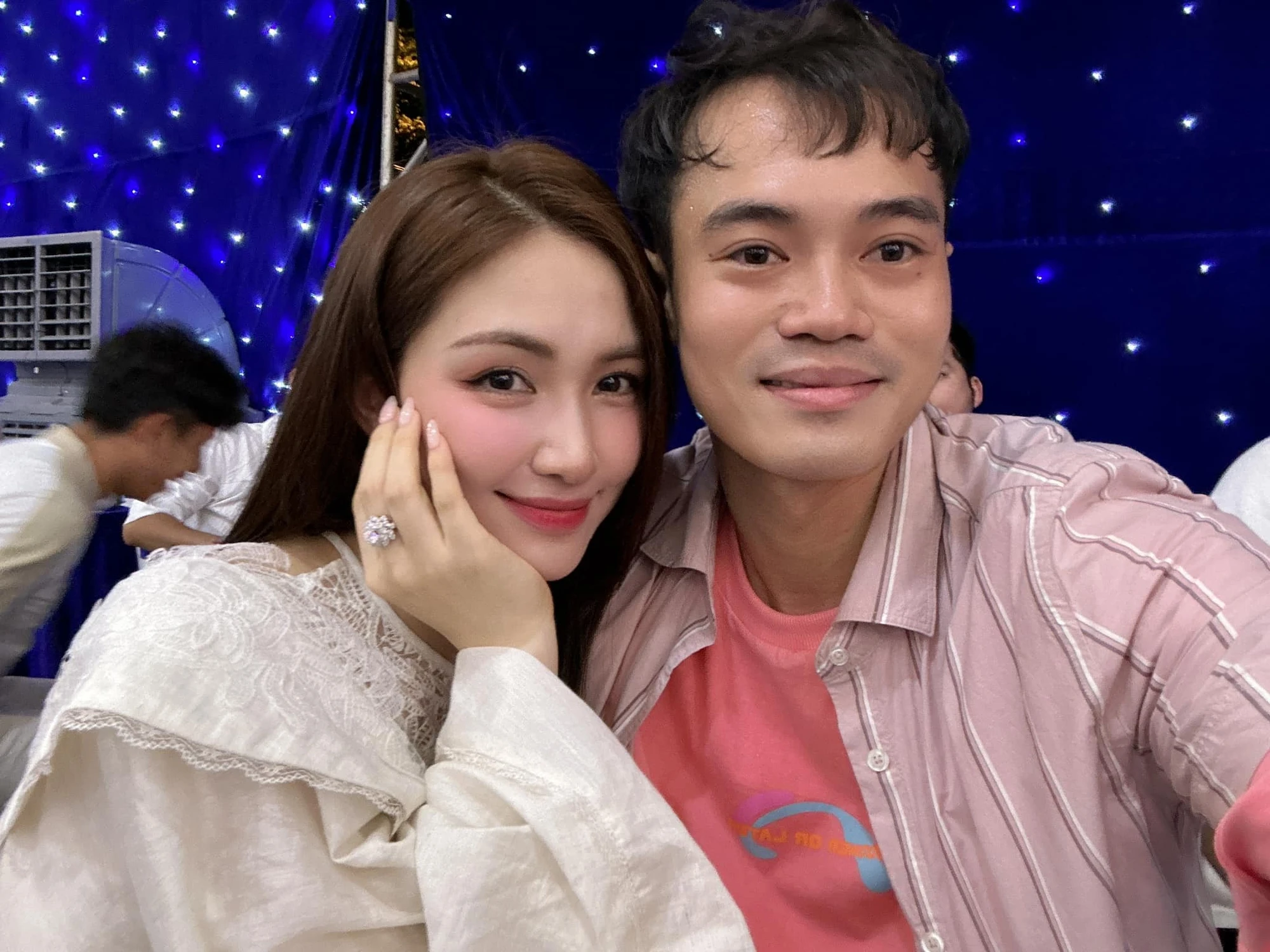 Văn Toàn bất ngờ gọi Hoà Minzy là vợ trên mạng, có chuyện gì đây? - Hình 3