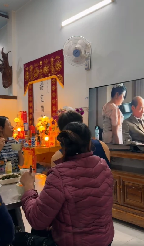 Việt Phương Thoa nén buồn đón Tết hậu mất cha, nói 1 câu xót lòng làm mẹ nức nở - Hình 2