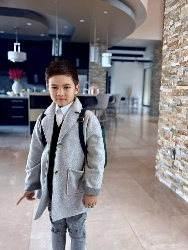 Lọ Lem bị con 1 ca sĩ đè bẹp về độ giàu, xe 9 tỷ chưa là gì với CEO 3 công ty - Hình 6