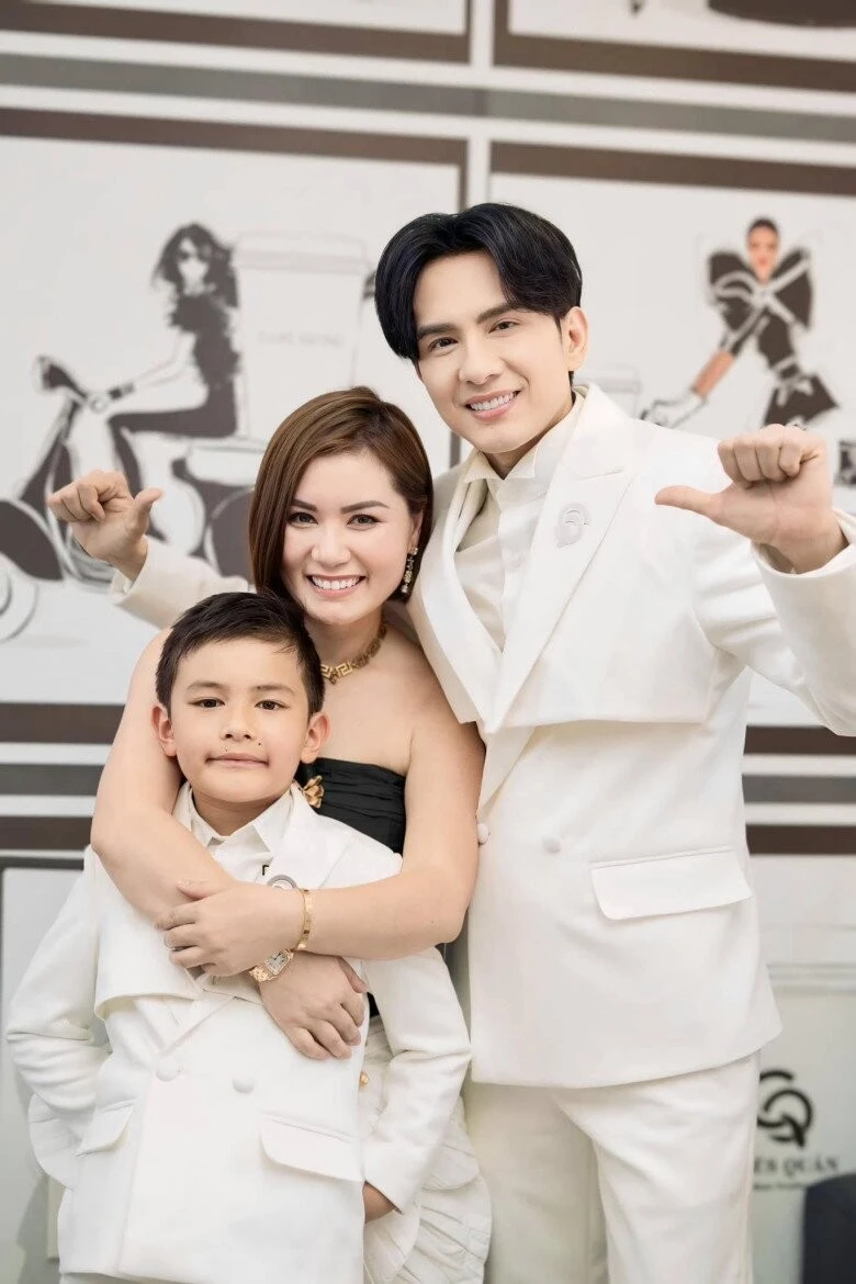 Lọ Lem bị con 1 ca sĩ đè bẹp về độ giàu, xe 9 tỷ chưa là gì với CEO 3 công ty - Hình 3