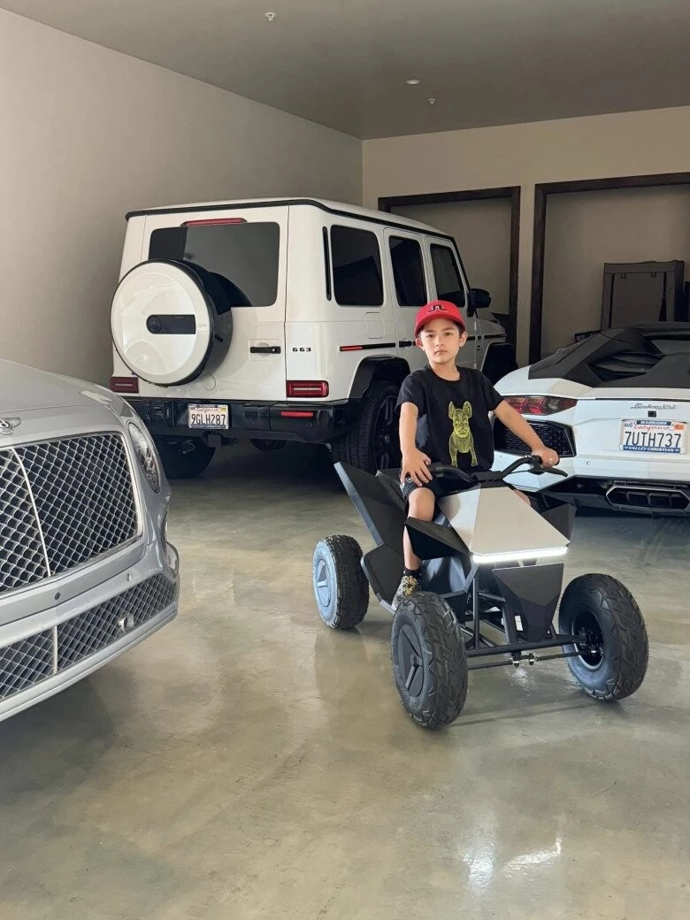 Lọ Lem bị con 1 ca sĩ đè bẹp về độ giàu, xe 9 tỷ chưa là gì với CEO 3 công ty - Hình 5