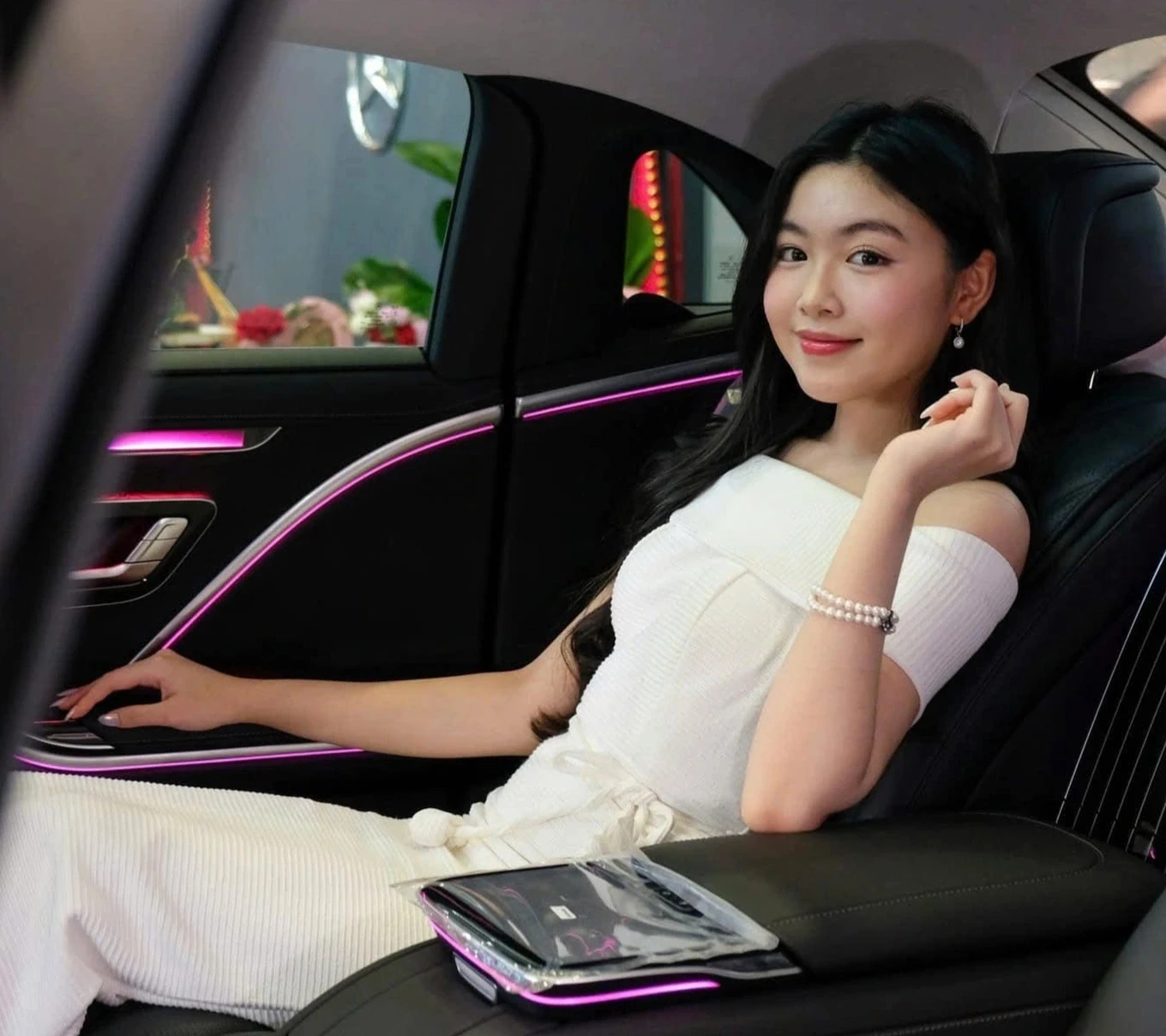 Lọ Lem dằn mặt cõi mạng bằng sớ dài thành tích giữa ồn ào tậu xe sang tiền tỷ - Hình 2