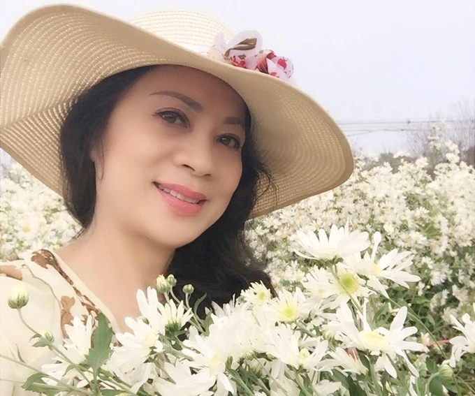 NSND Hương Dung mẹ chồng hiện đại, mưu sinh đủ nghề khi nghỉ hưu sớm - Hình 7
