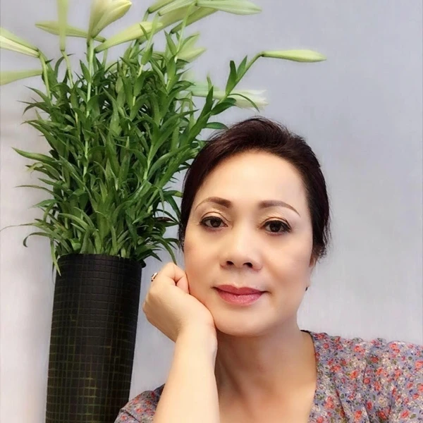 NSND Hương Dung mẹ chồng hiện đại, mưu sinh đủ nghề khi nghỉ hưu sớm - Hình 8