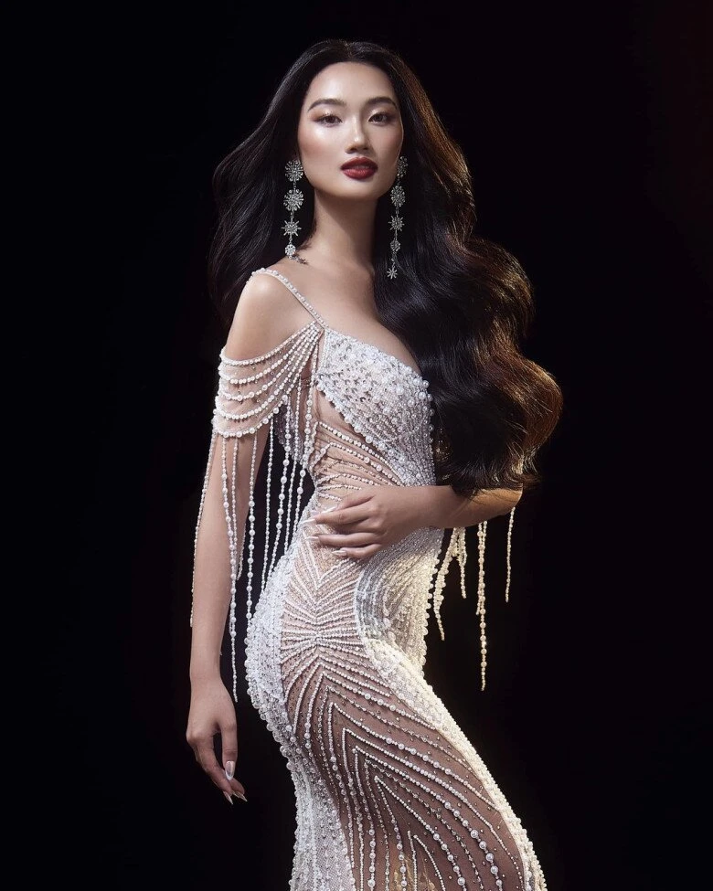 Á hậu Quỳnh Anh rộ tin kế vị Kỳ Duyên thi Miss Universe, loạt bất cập bị đào bới - Hình 9