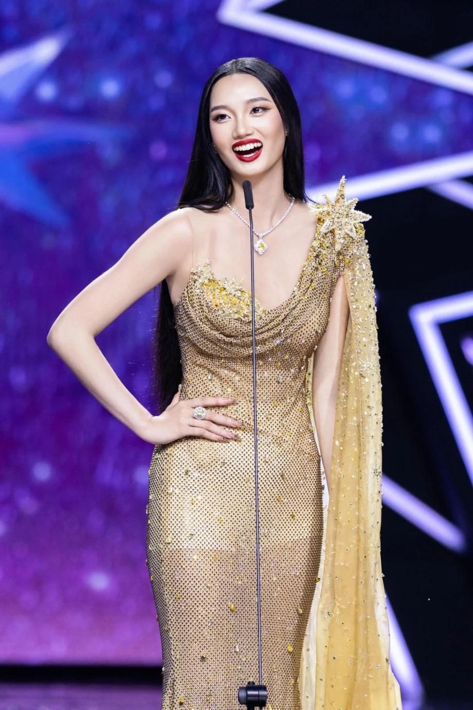 Á hậu Quỳnh Anh rộ tin kế vị Kỳ Duyên thi Miss Universe, loạt bất cập bị đào bới - Hình 8