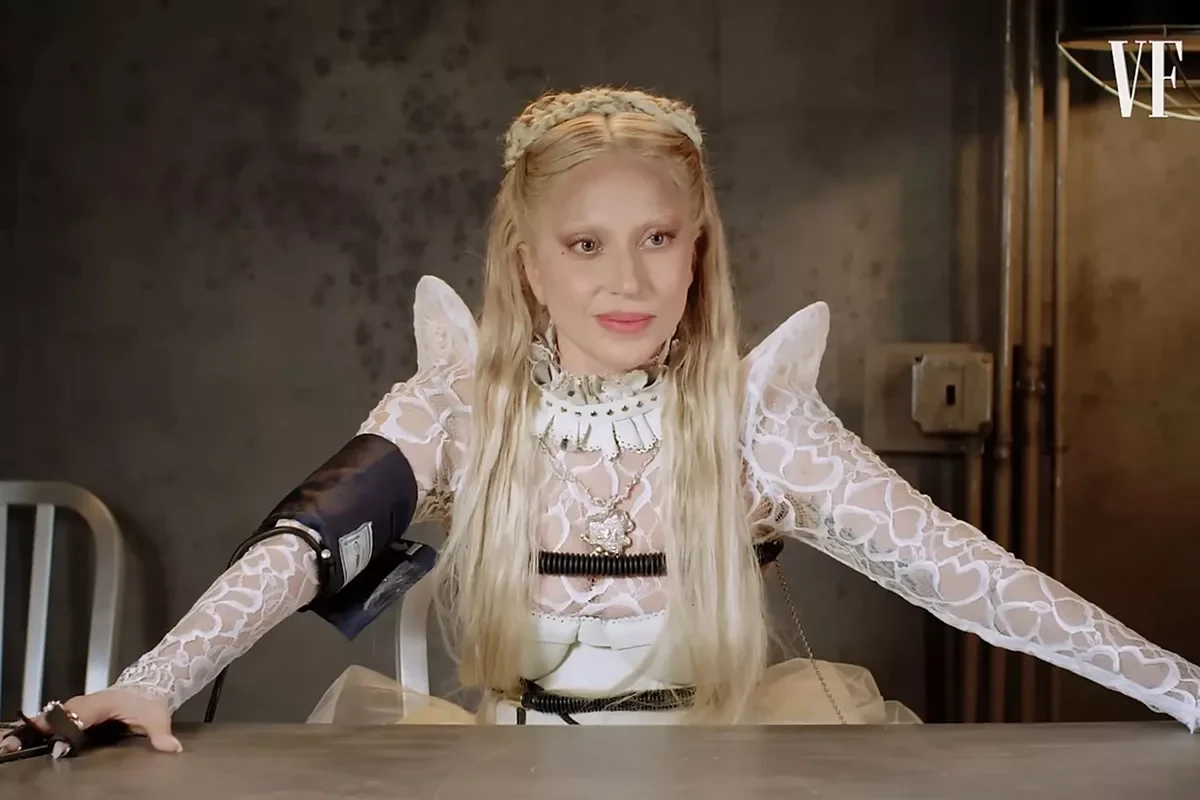 Lady Gaga lần đầu nói về siêu phẩm Telephone, úp mở tái hợp Byoncé sau 15 năm - Hình 2