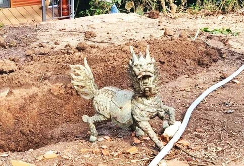 Vụ bẫy tu tập thành tiên: chôn hàng chợ xuống đất hét giá tiền tỷ? - Hình 3
