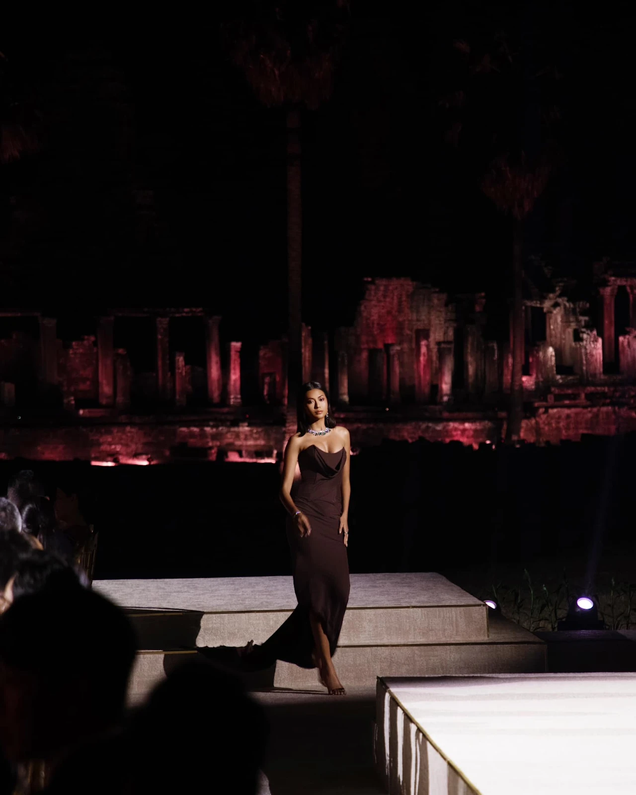 Miss Cosmo 2024 sang Siem Reap diễn vedette, show đẳng cấp nhất ở Campuchia - Hình 4