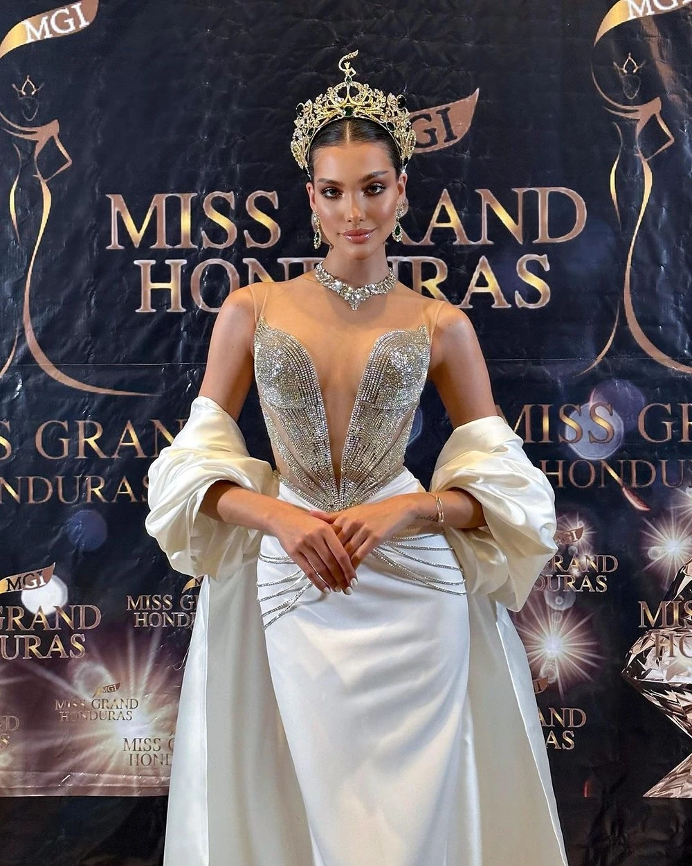 Tina Batson: Miss Grand Venezuela bị đem con bỏ chợ, chấp nhận mất vương miện - Hình 8